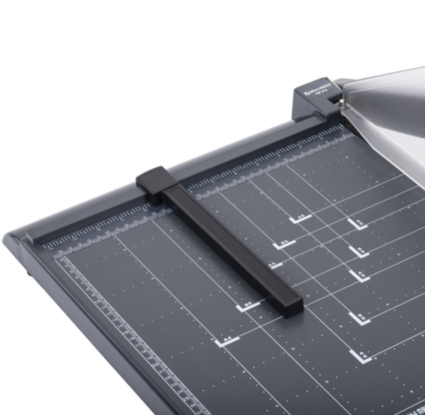 Резак сабельный BRAUBERG TSP-312, А3, на 12 л. / Длина реза 430 мм, пластиковое основание и защитный экран